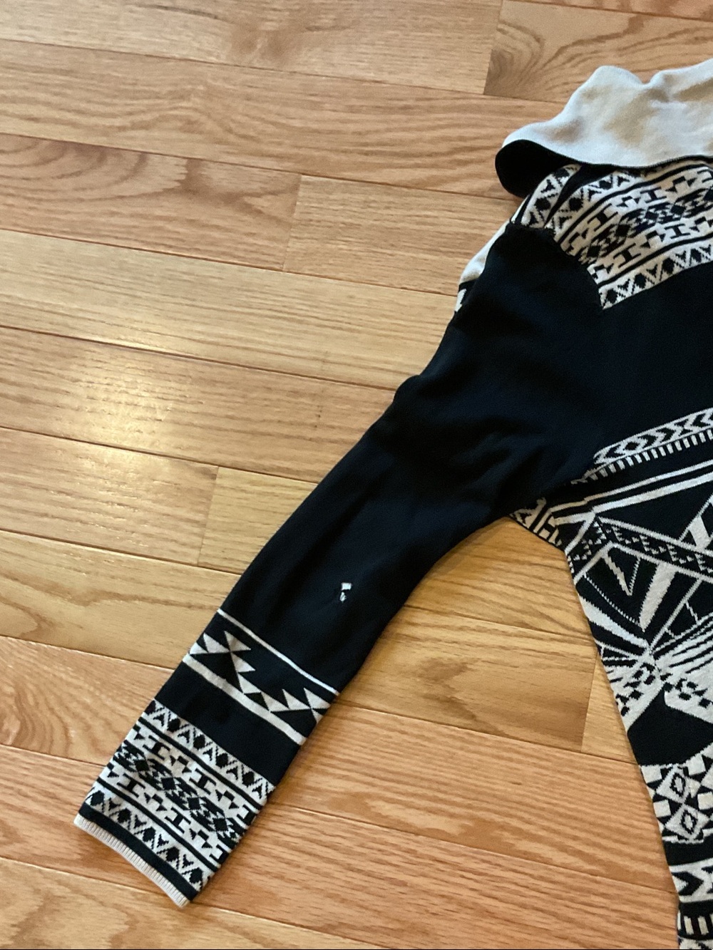 Flying Tomato Black Cream Aztec Women's Sweater Cardigan large distressed elbows - Picture 10 of 13